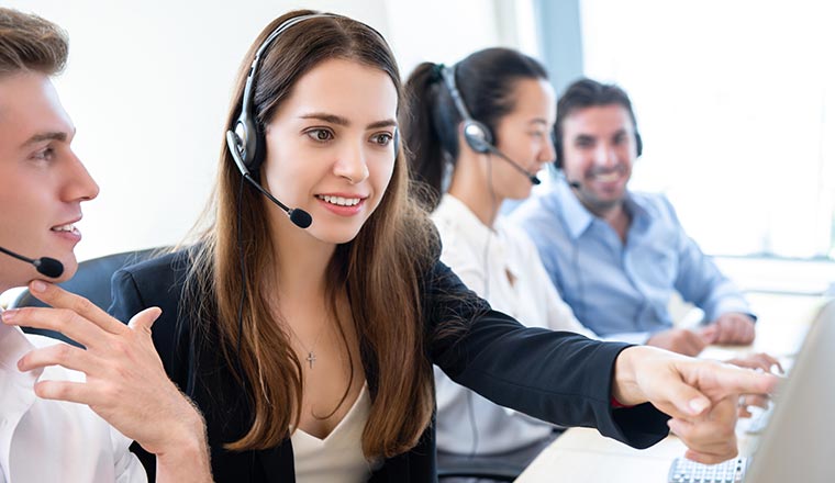 3 Call Center Software Features to Increase Sales